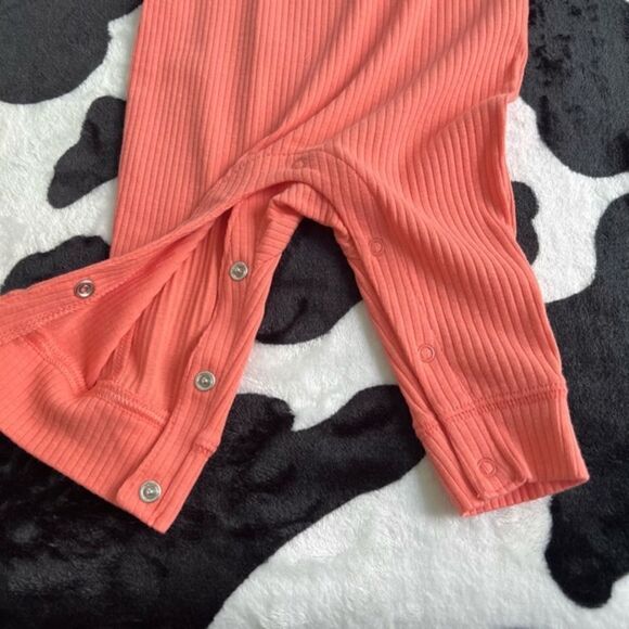 Baby Cat and Jack Girl's Orange Ribbed Romper with Matching Bow 0-3 months - Picture 6 of 8